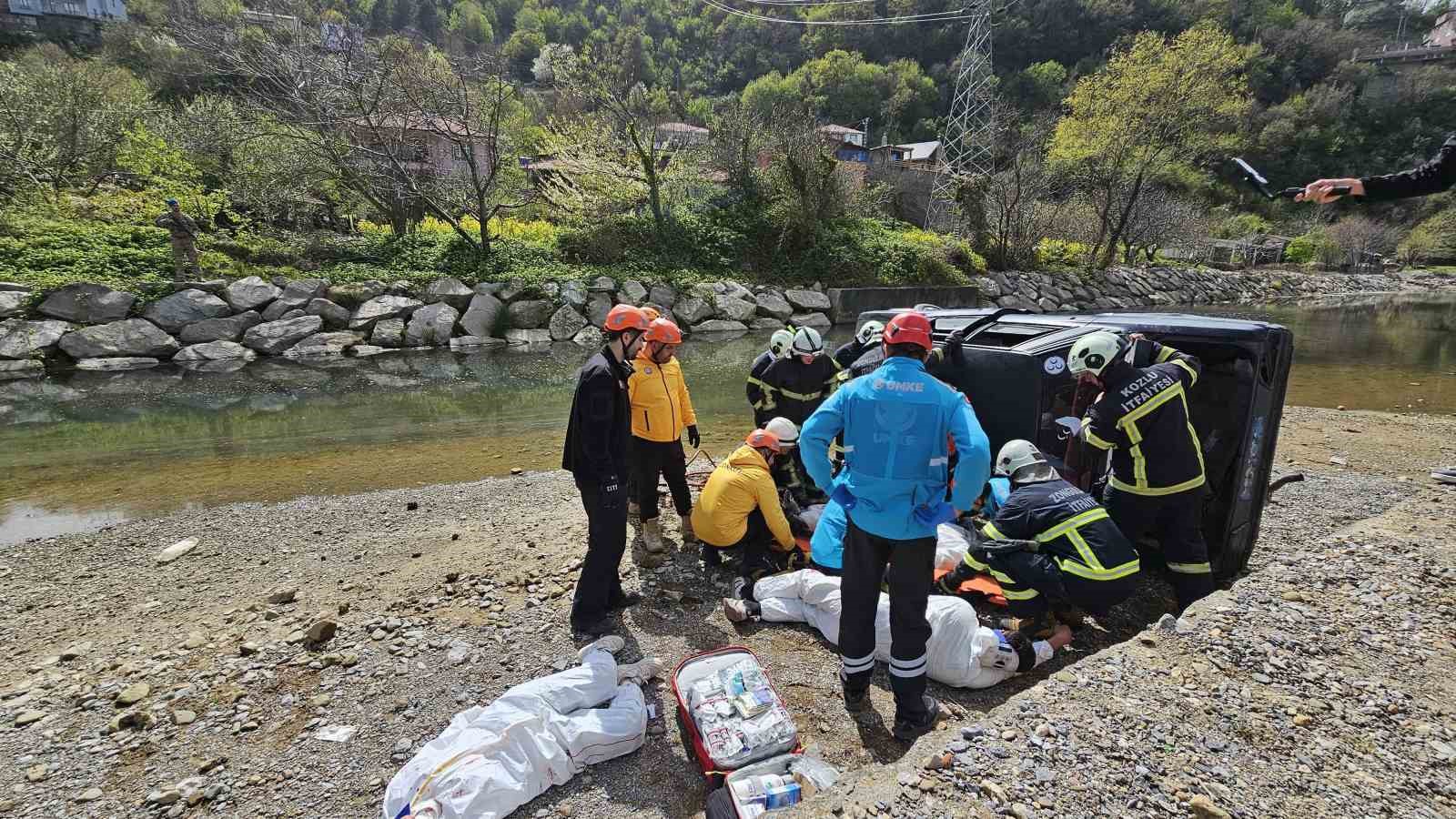 Zonguldak’taki sel ve taşkın tatbikatı gerçeğini aratmadı
