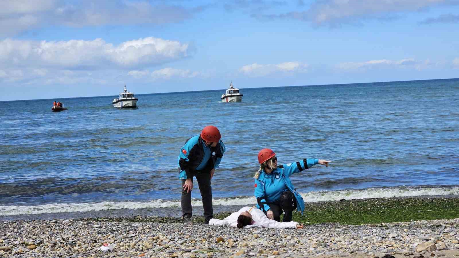 Zonguldak’taki sel ve taşkın tatbikatı gerçeğini aratmadı
