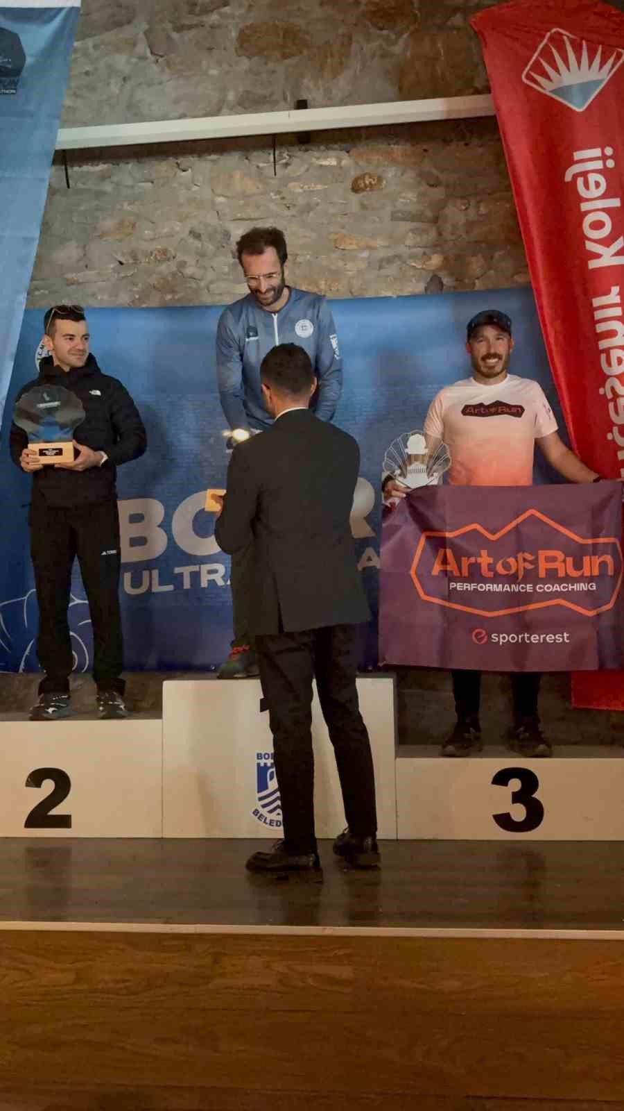 Zorlu 60 kilometreyi koştu, Datça’nın adını kürsüye yazdırdı
