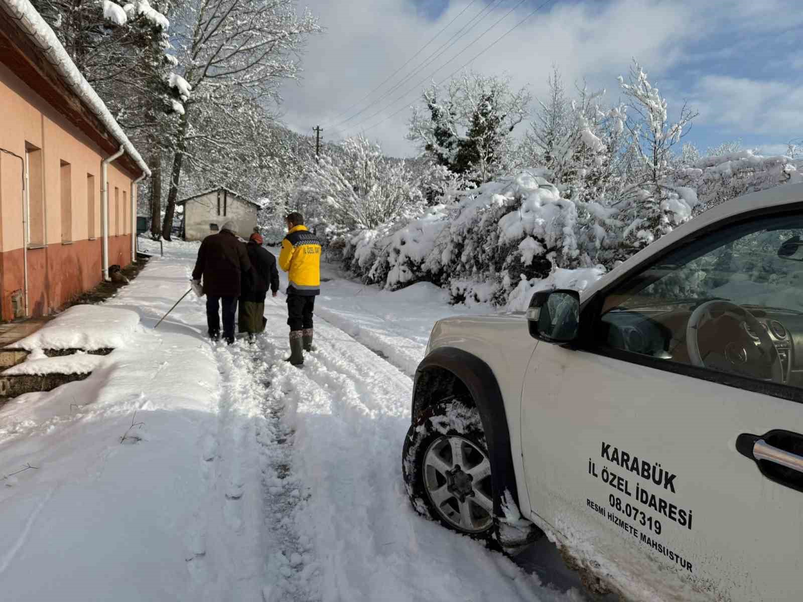 Zorlu kış şartlarında hastalar yalnız bırakılmadı
