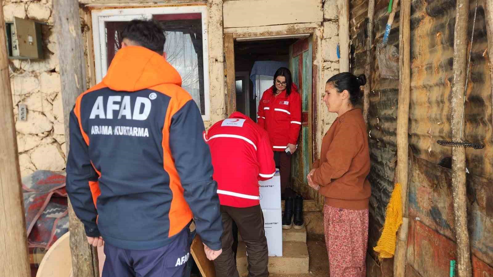 Zorlu kış şartlarında ihtiyaç sahiplerine destek
Zorlu kış şartlarında ihtiyaç sahiplerine destek