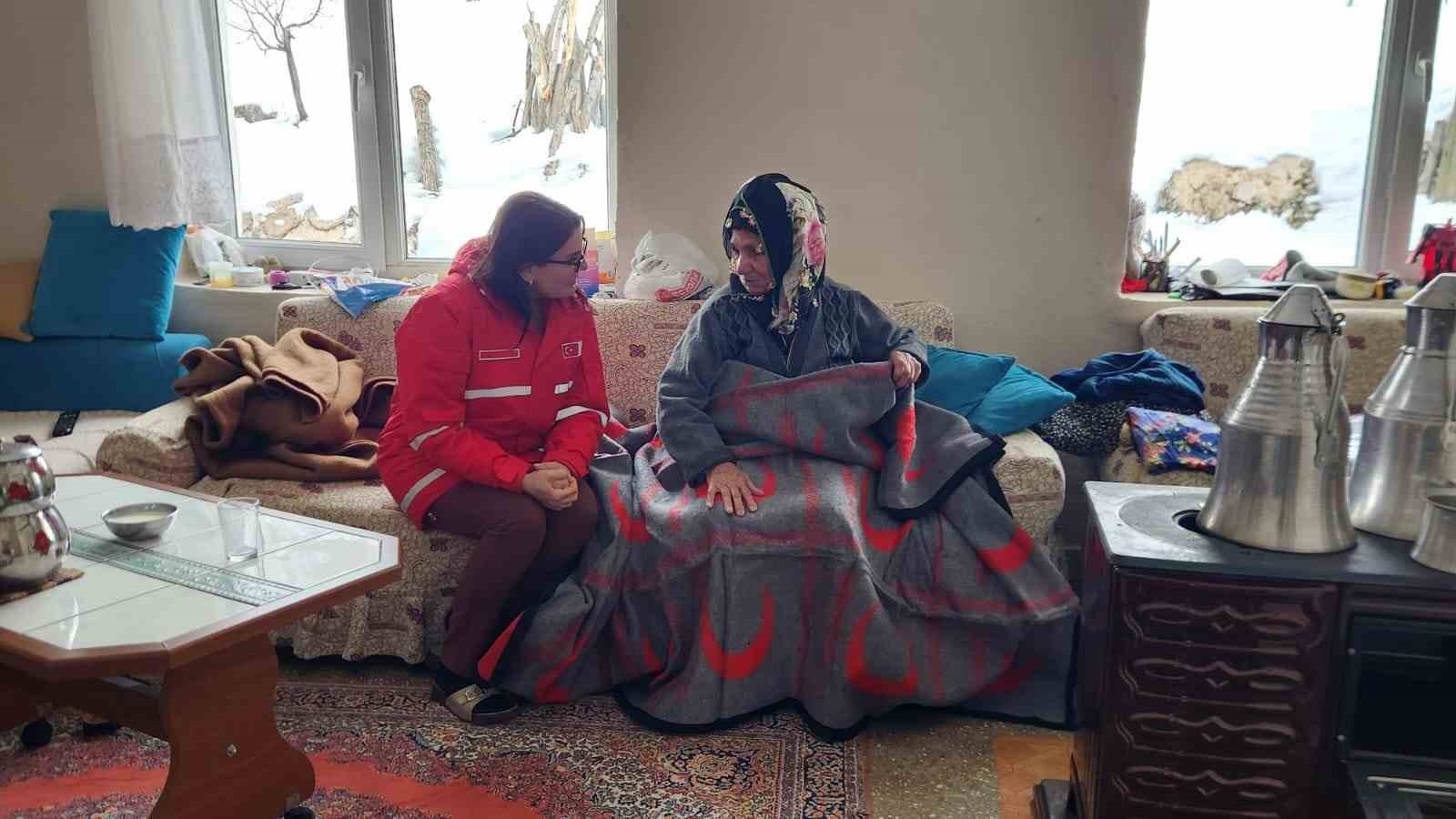 Zorlu kış şartlarında ihtiyaç sahiplerine destek
Zorlu kış şartlarında ihtiyaç sahiplerine destek