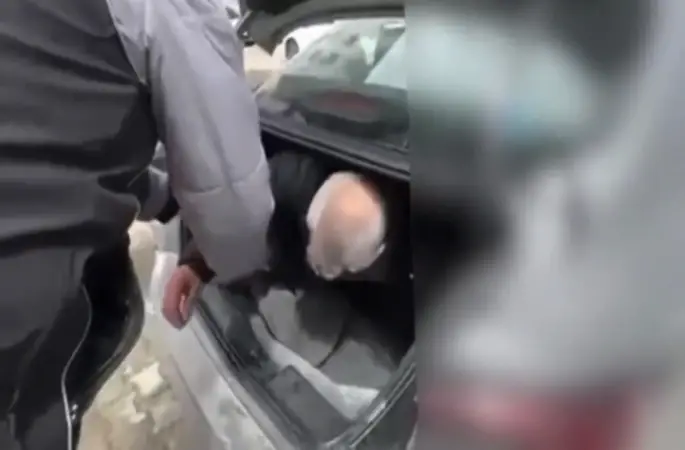 10 yıl araması olan firari bagajda yakalandı
