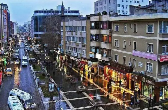 Diyarbakır'da Gazi Caddesi hafta sonları araç trafiğine kapatılacak