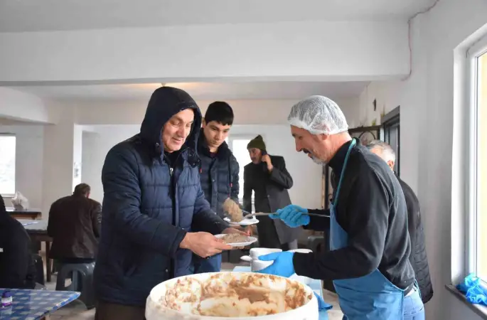 117 yıllık gelenekte ustalara vefa: 50 yıllık keşkekçiler ödüllendirildi
