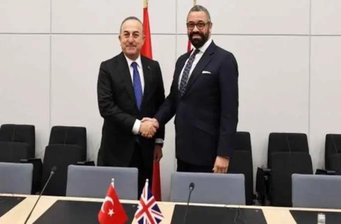 Dışişleri Bakanı Çavuşoğlu, Birleşik Krallık Bakanı ile görüştü