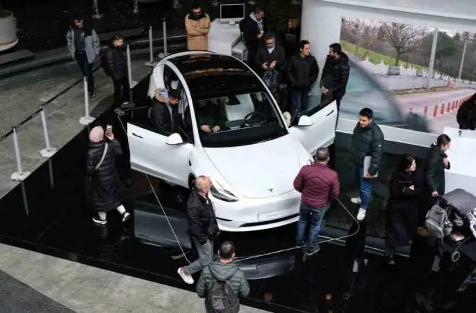 Tesla araçlara yoğun ilgi