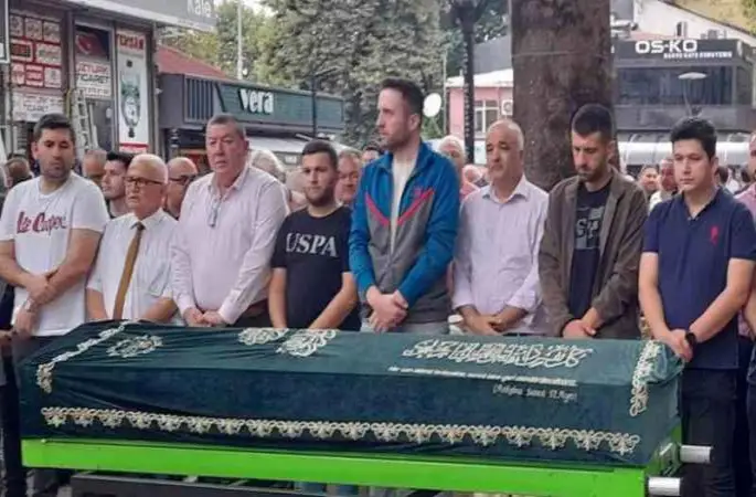 Beden eğitim öğretmeni Halit İbşiroğlu defnedildi