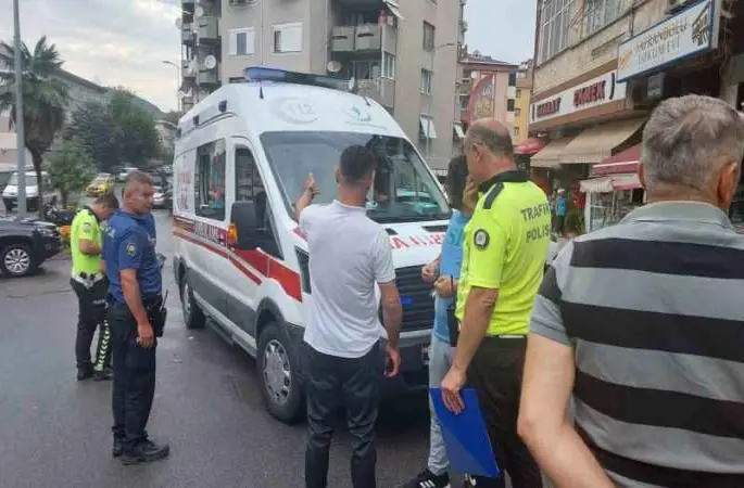 Otomobile çarpmamak isterken kaza yaptı: 2 yaralı