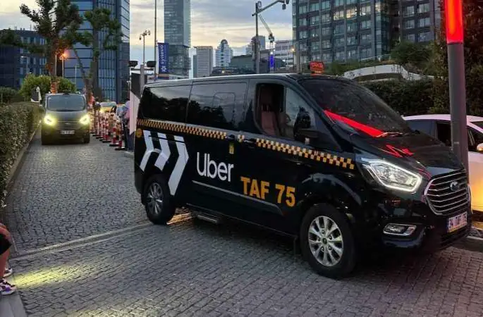 Uber, büyük taksi segmentlerine dönüşüm için araç alım desteğini başlatıyor