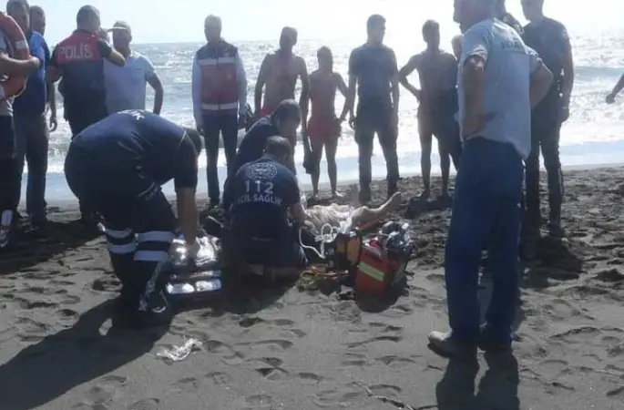 Torununu kurtarmak isterken canından oldu