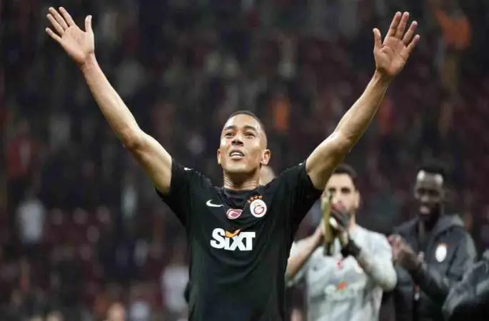 Carlos Vinicius ilk maçında gol attı