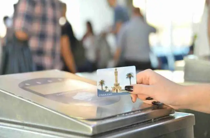 İzmir’de ulaşımda 120 dakika ücretsiz aktarma müjdesi