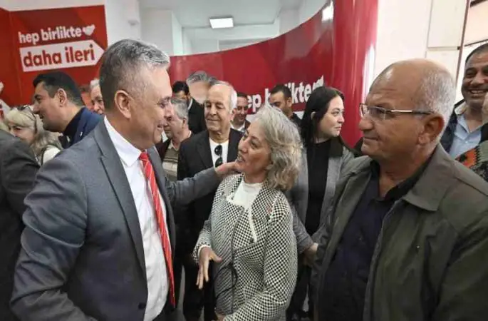 Muratpaşa’da 150 İYİ Parti üyesi törenle CHP’ye katıldı