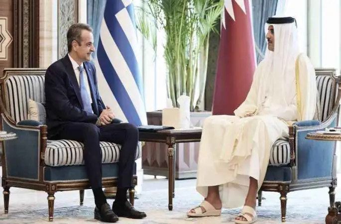 Yunanistan Başbakanı Miçotakis, Katar Emiri ile görüştü