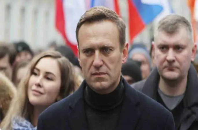Rus muhalif lider Navalny’nin cenazesi annesine teslim edildi