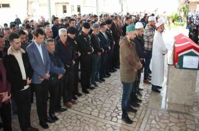 Trafik kazasında hayatını kaybeden asteğmen Enes Bağcı toprağa verildi