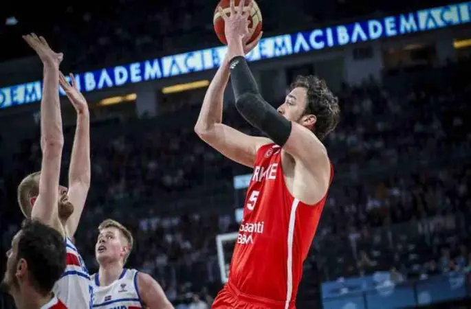 Türkiye: 76 - İzlanda: 75