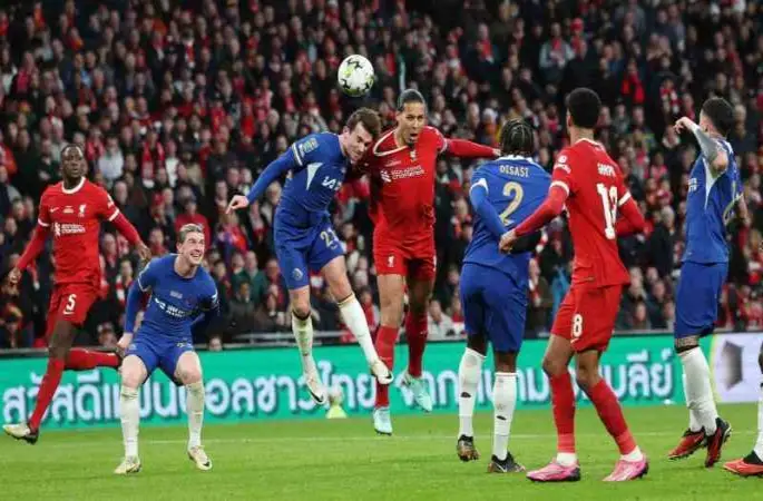 Liverpool, 118’de Van Dijk ile kupaya uzandı