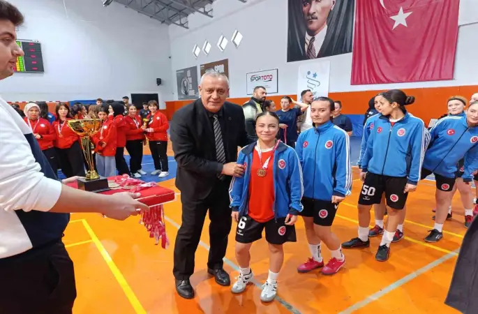 2025-2026 Okul Sporları Genç Kızlar Futsal Müsabakaları tamamlandı
