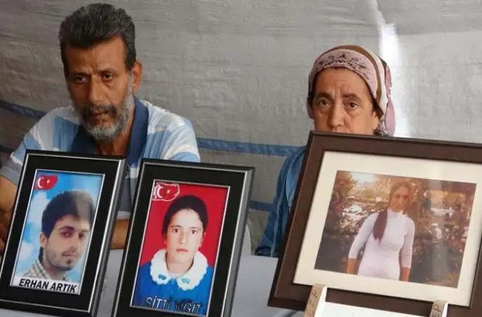 Evlat nöbetindeki anne Aysel Artık: Çocuklarımız ölmeden bize versinler