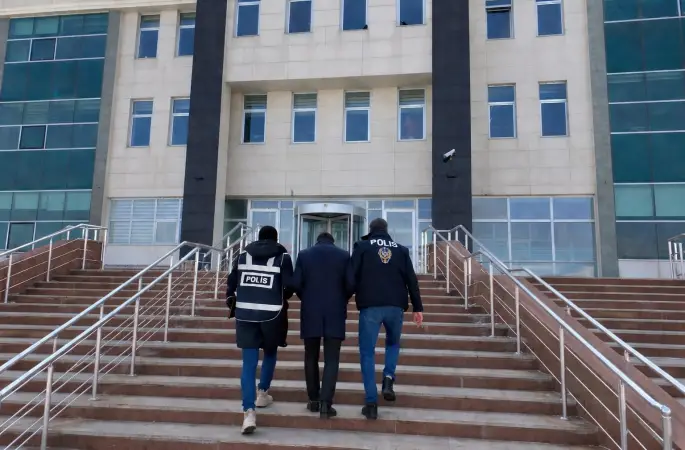 21 yıl hapis cezası bulunan 1 kişi Kars’ta yakalandı

