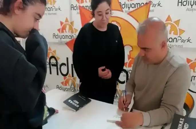 Depremi anlatan ‘Enkaz 04:17’ kitabı çıktı