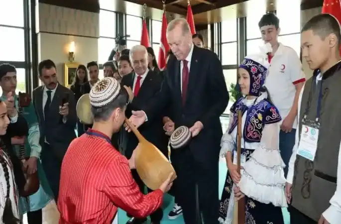 Cumhurbaşkanı Erdoğan, çocukları kabul etti