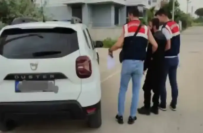 İzmir’de eş zamanlı DEAŞ operasyonu: 11 gözaltı