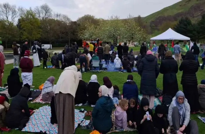 İskoçya’da Edinburgh Üniversitesi ve parlamento binası önünde Gazze’ye destek protestosu