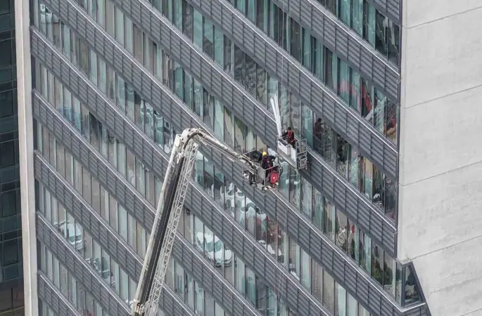 22 katlı hastanede can pazarı...
