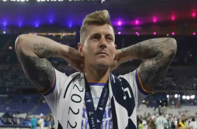Toni Kroos futbolu bırakacağını açıkladı