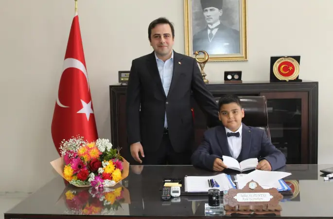 23 Nisan’da çocuklar protokol koltuklarına oturdu
