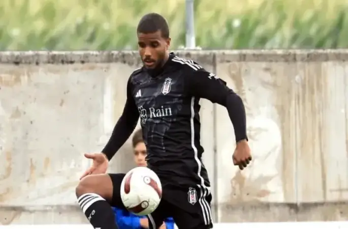 Beşiktaş’ta Valentin Rosier ile yollar ayrıldı