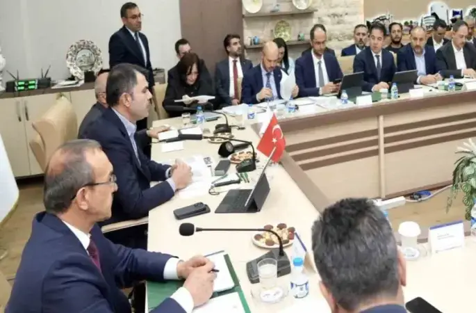 Bakan Kurum: "En geç 4 ay içinde 200 bin konutu teslim edeceğiz"