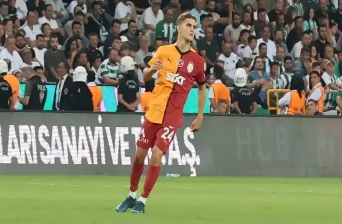 Elias Jelert sarı-kırmızılı formayla ilk maçına çıktı