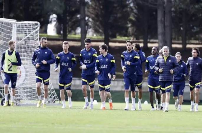 Fenerbahçe, Sevilla maçı hazırlıklarına devam etti