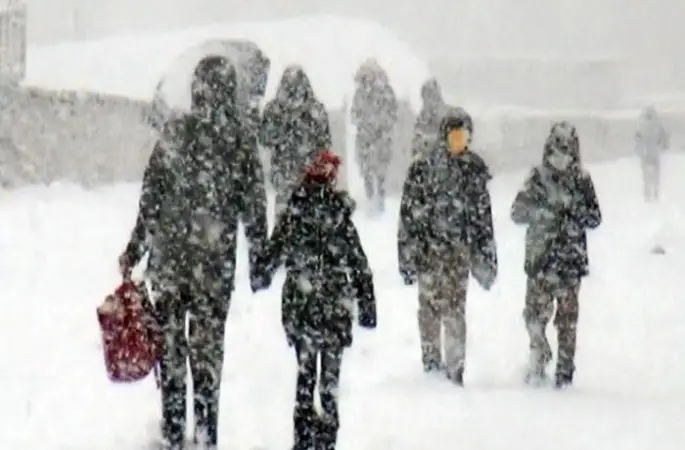 Samsun’da kar yağışı yüzünden bazı okullar tatil edildi