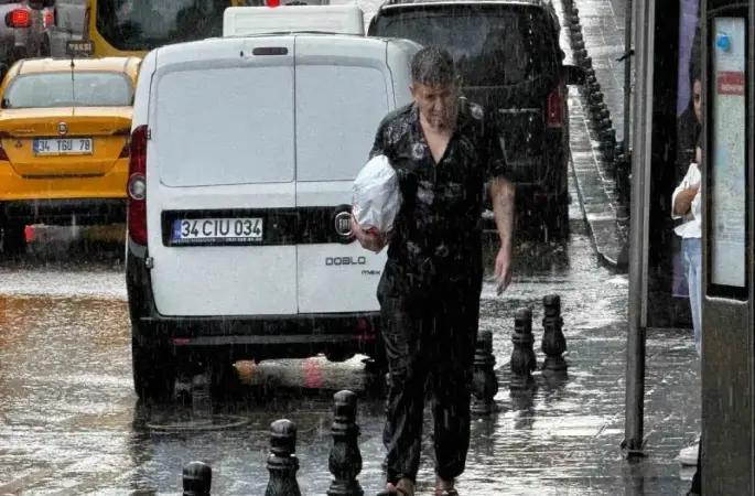 İstanbul’da sağanak yağış etkili oluyor