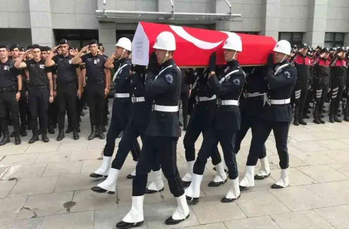 Ümraniye’de şehit edilen polis memuru Şeyda Yılmaz için tören düzenlendi