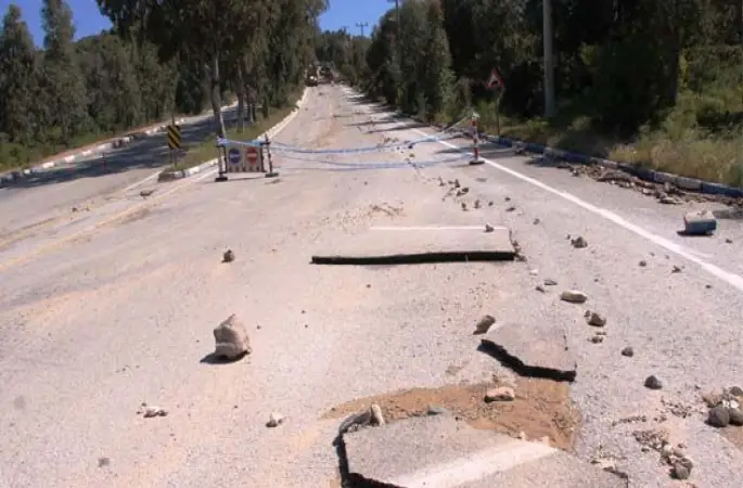 Su borusu bomba gibi patladı, taş üstünde taş kalmadı