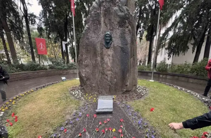 Zübeyde Hanım vefatının 102. yıl dönümünde mezarı başında anıldı