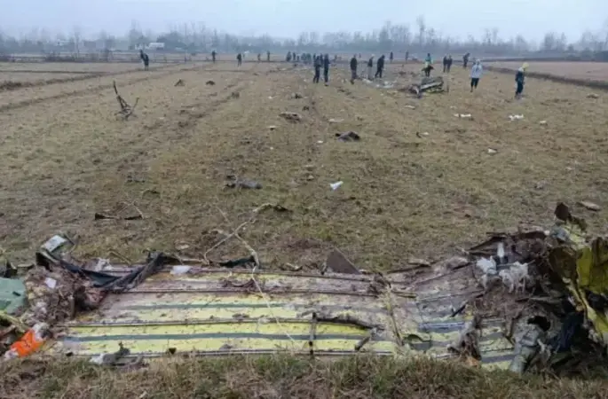 İran’da eğitim uçağı düştü: 3 ölü