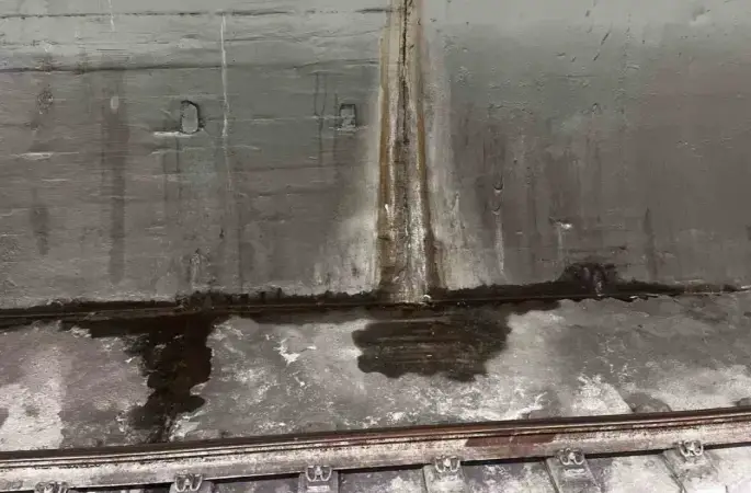 İSKİ şebekesi patladı, su metro istasyonuna doldu