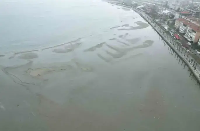 Silivri’de ürküten görüntü: Deniz 150 metre çekildi