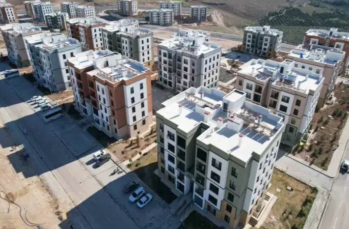 Adana’da depremzedeler için yapılan TOKİ konutlarının inşası sürüyor