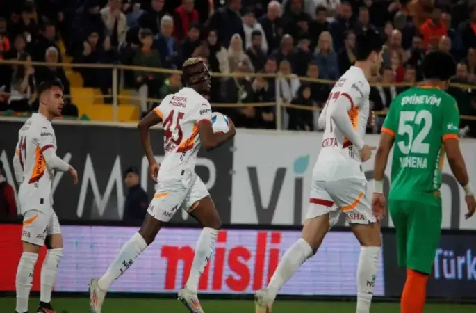 Galatasaray puan farkını 7’ye çıkardı