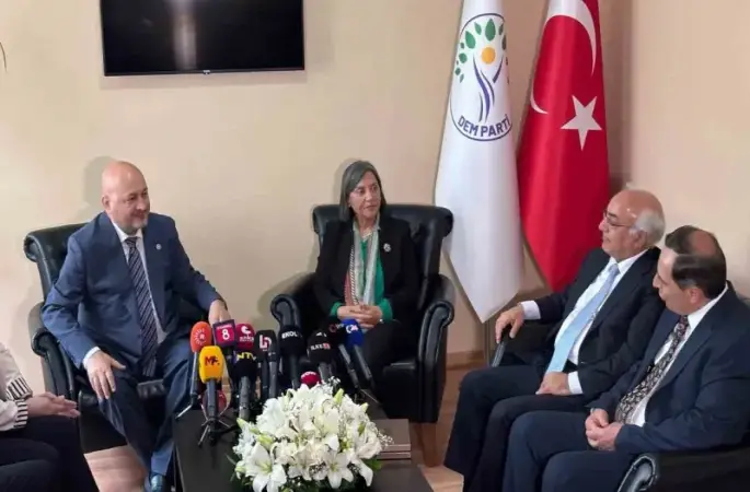 AK Parti’den DEM Parti’ye bayram ziyareti