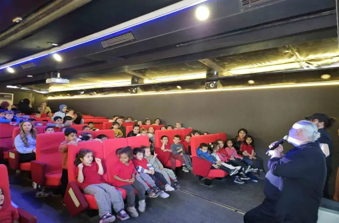 300 öğrenci tırda sinemayla buluştu
