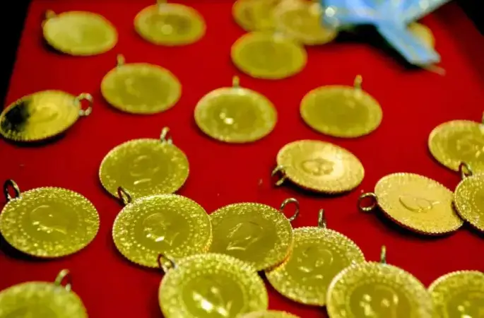 Ons altın rekor tazeledi